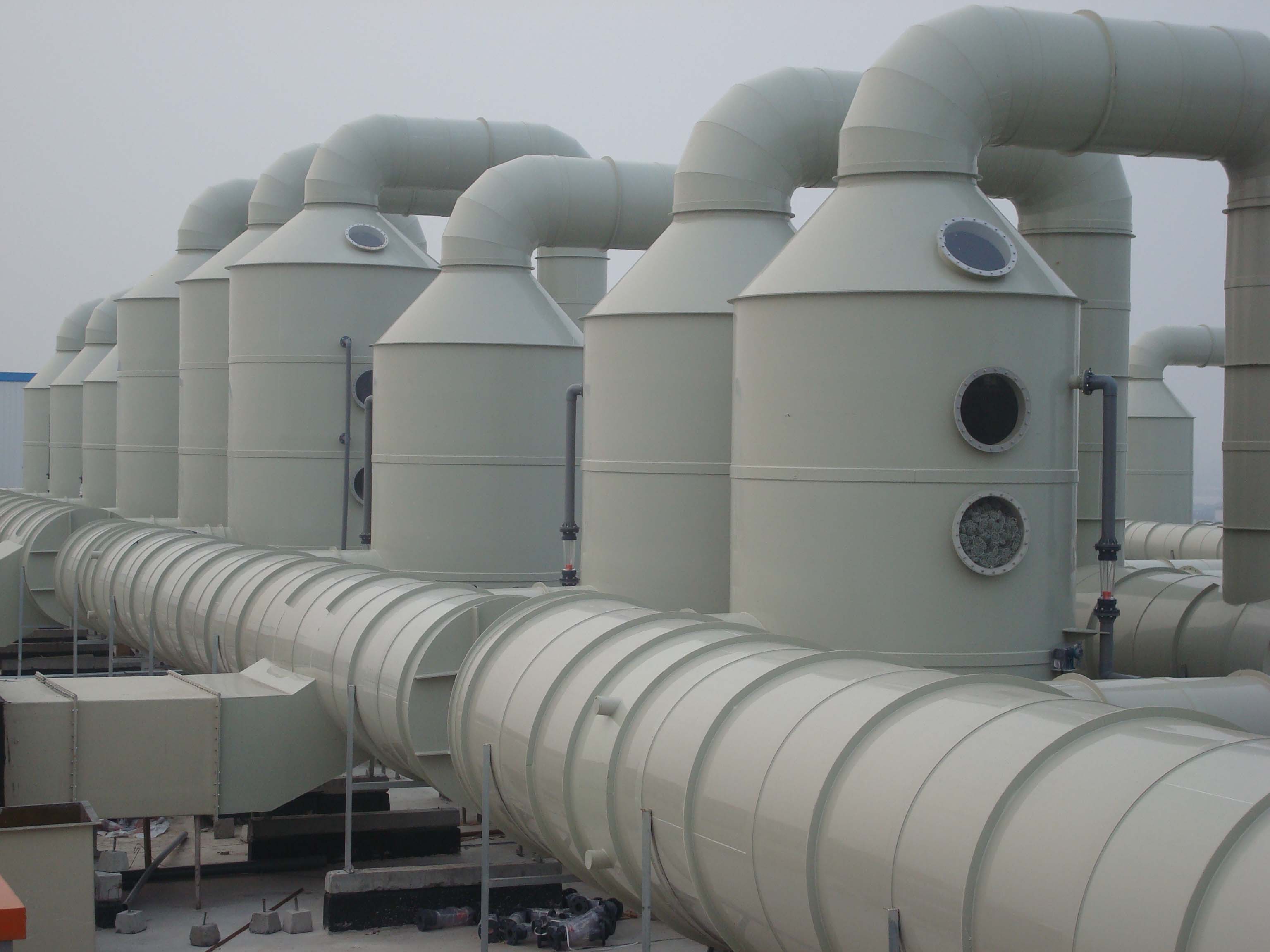 2015年7月,国瑞承接了四川农业大学温江校区实验室废气处理工程,项目