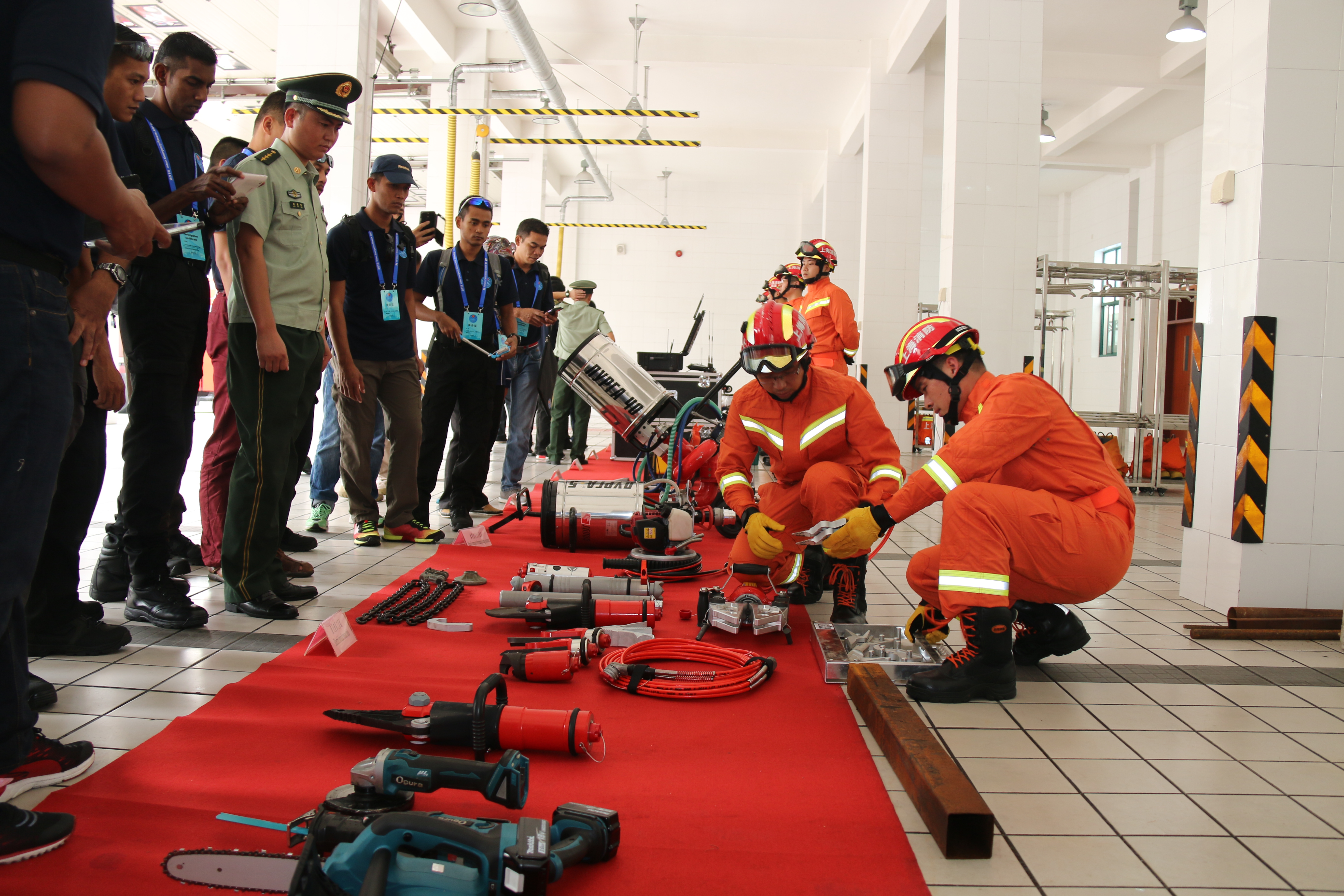 [天本]我司高端救援装备在东盟十国城市应急救援研讨班展出